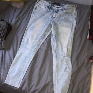 Hollister cropped pants